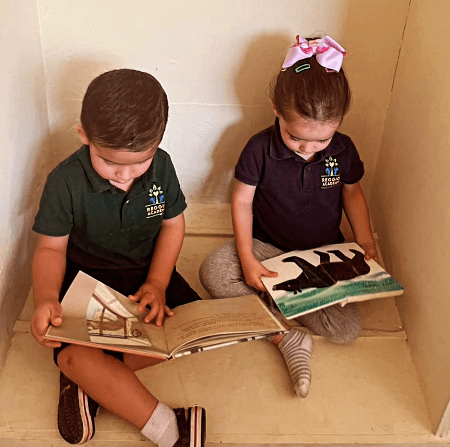 Momento de lectura en Reggio Academy